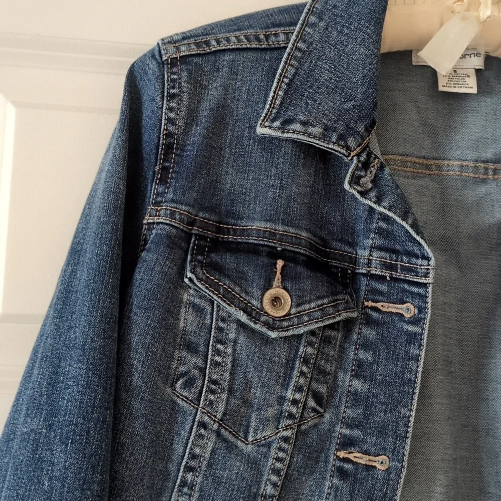 Liz Claiborne jean Jacket Cropped Fitted Pockets Layering Small - Picture 2 of 9